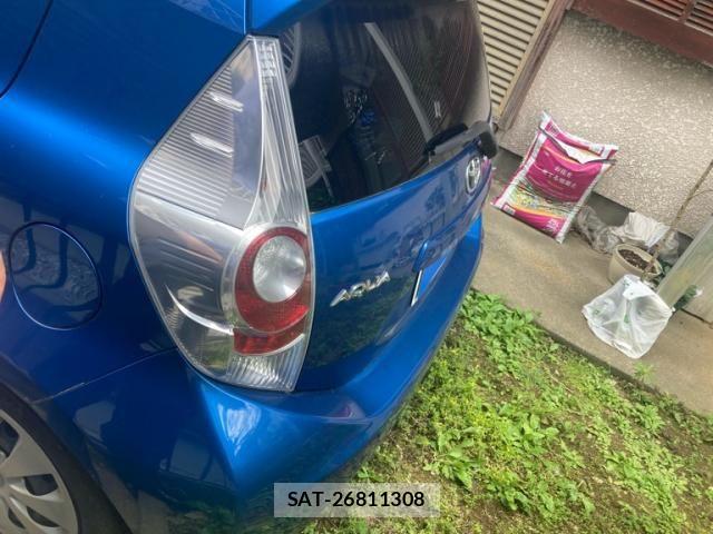 Toyota AQUA 2012-02 8334846-3