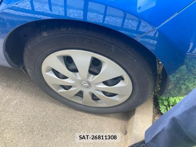 Toyota AQUA 2012-02 8334846-7