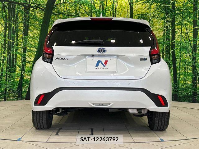 Toyota AQUA 2023-06 8334769-14
