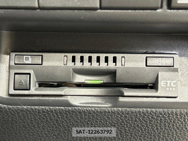 Toyota AQUA 2023-06 8334769-5