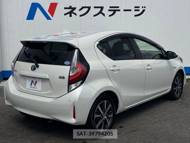 Toyota AQUA 2018-06 8334789-17