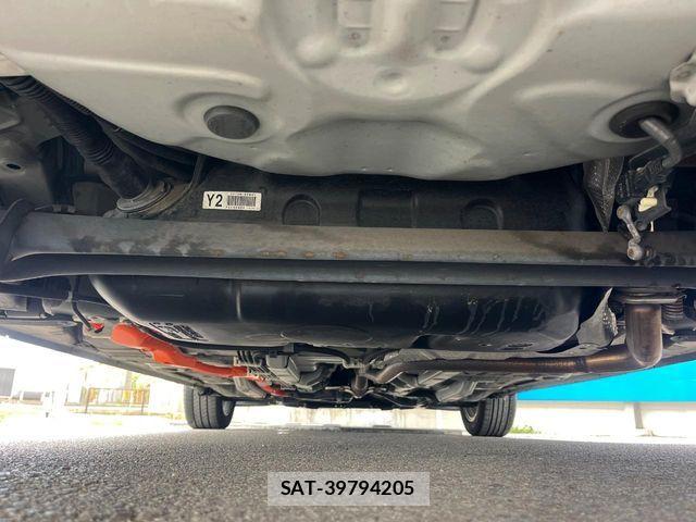 Toyota AQUA 2018-06 8334789-19