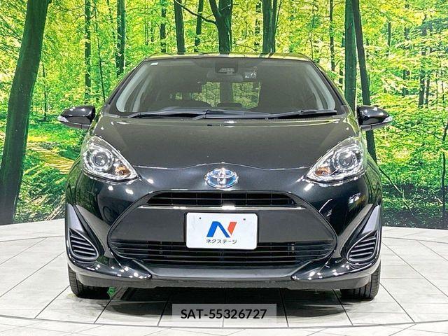 Toyota AQUA 2017-12 8334802-13