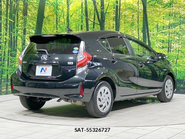 Toyota AQUA 2017-12 8334802-16