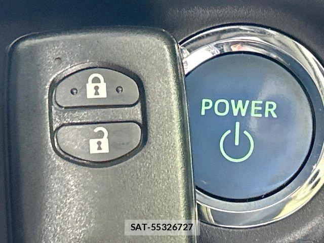 Toyota AQUA 2017-12 8334802-5