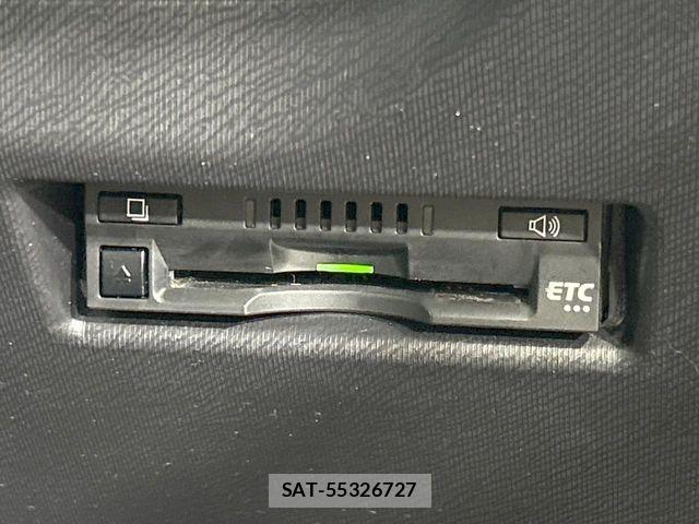 Toyota AQUA 2017-12 8334802-6