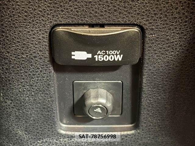 Toyota AQUA 2024-06 8334784-4