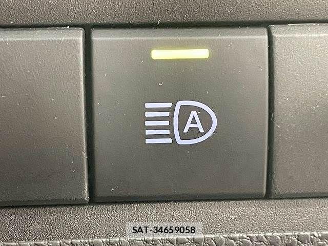 Toyota AQUA 2024-06 8334788-9