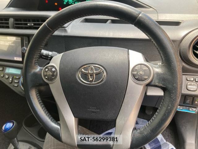 Toyota AQUA 2013-10 8334849-6