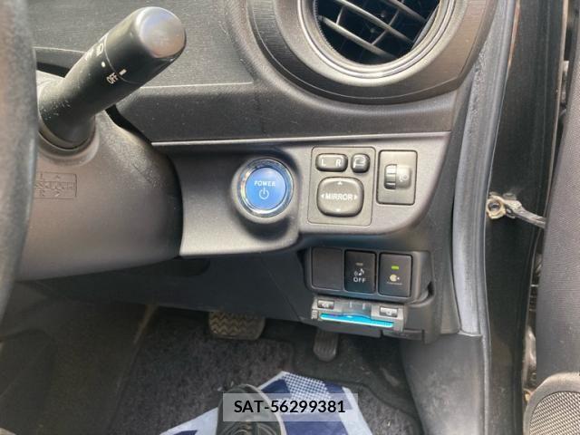 Toyota AQUA 2013-10 8334849-7