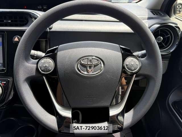 Toyota AQUA 2018-01 8334804-9