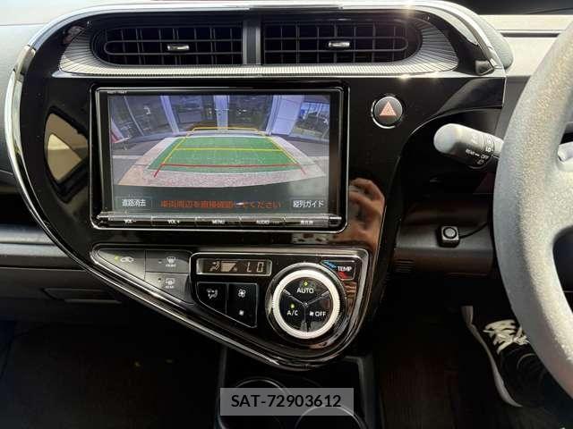 Toyota AQUA 2018-01 8334804-10