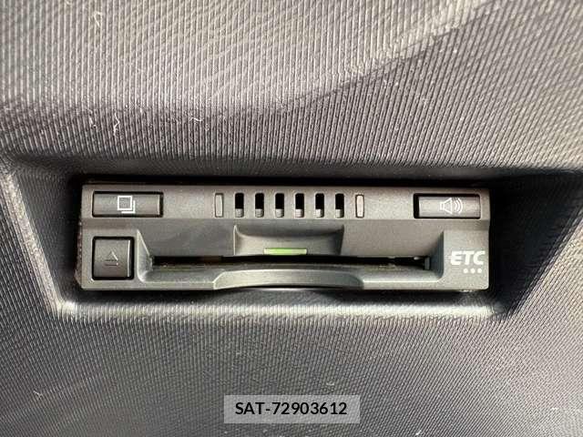 Toyota AQUA 2018-01 8334804-17