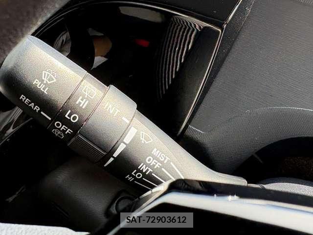 Toyota AQUA 2018-01 8334804-20