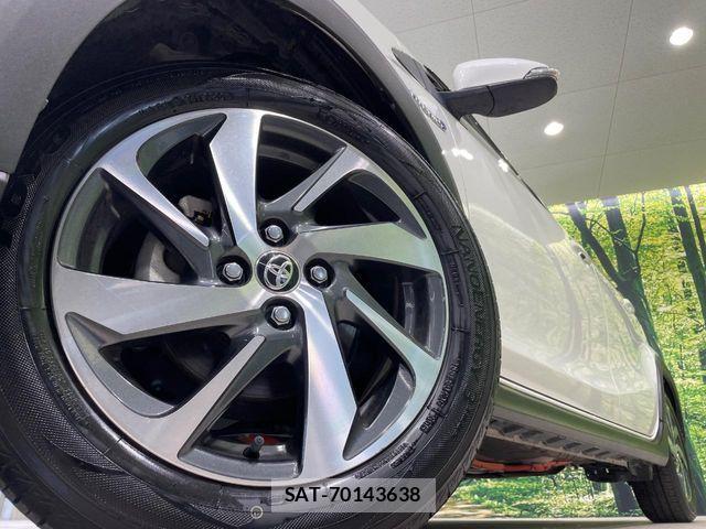 Toyota AQUA 2017-10 8334797-11