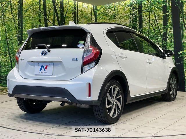 Toyota AQUA 2017-10 8334797-16