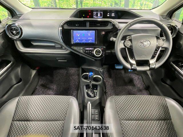 Toyota AQUA 2017-10 8334797-1