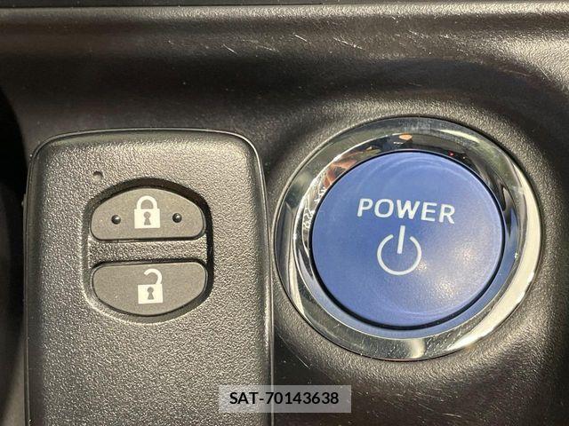 Toyota AQUA 2017-10 8334797-6