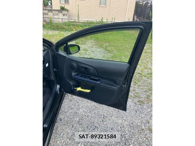 Toyota AQUA 2015-04 8334844-10