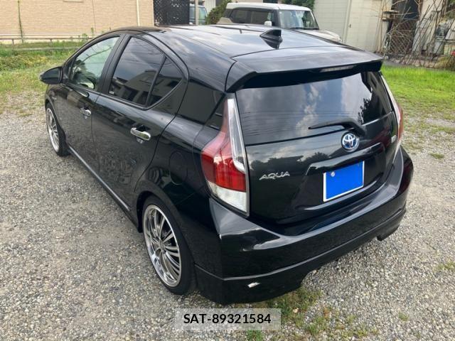 Toyota AQUA 2015-04 8334844-1