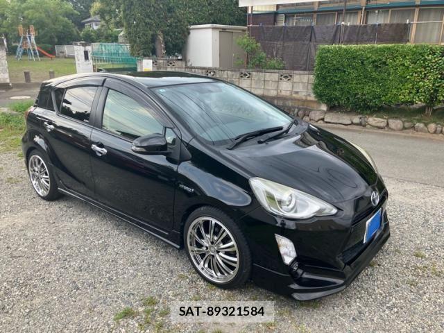 Toyota AQUA 2015-04 8334844-6