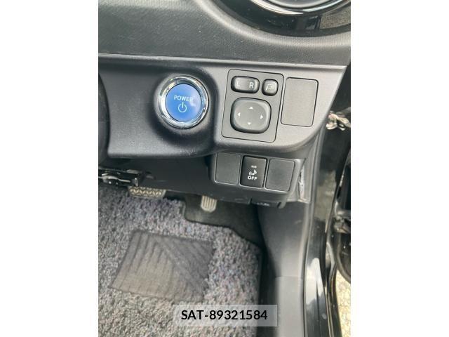 Toyota AQUA 2015-04 8334844-8