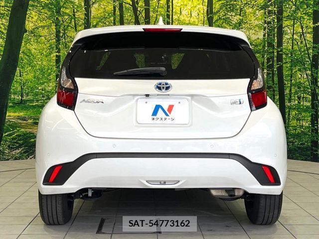 Toyota AQUA 2023-07 8334778-14