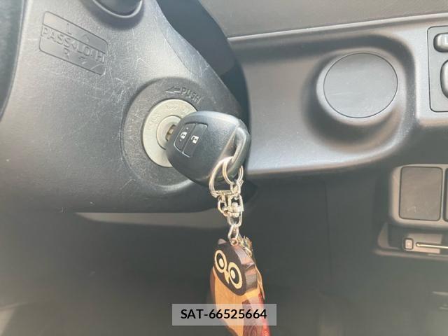Toyota AQUA 2012-09 8334842-16