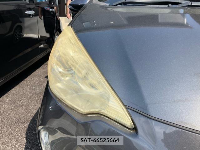 Toyota AQUA 2012-09 8334842-3