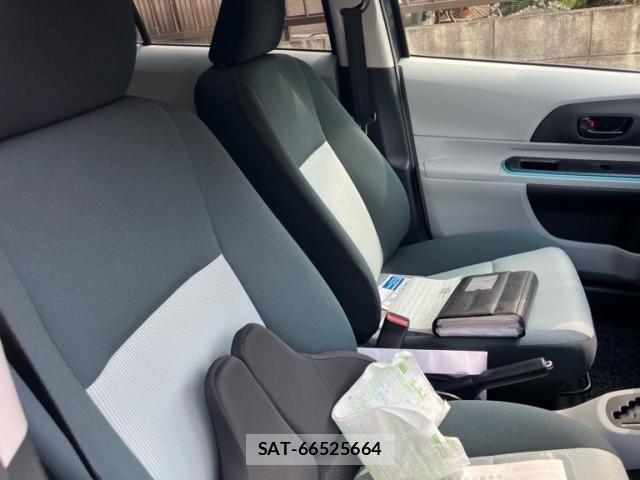 Toyota AQUA 2012-09 8334842-7