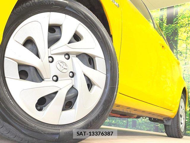 Toyota AQUA 2019-10 8334800-12