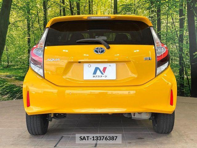 Toyota AQUA 2019-10 8334800-14