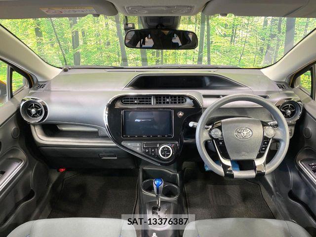 Toyota AQUA 2019-10 8334800-1