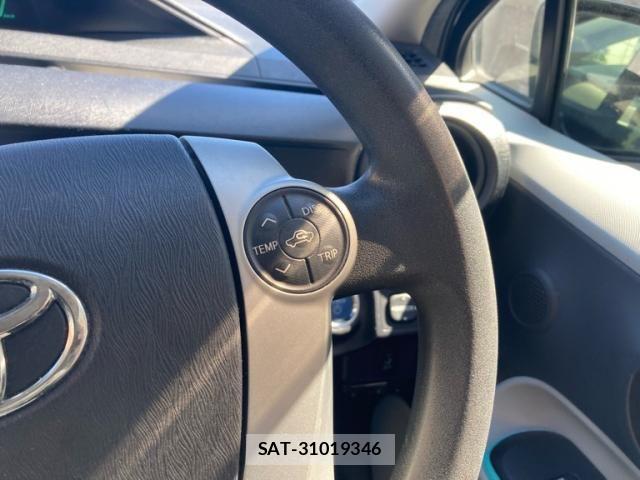 Toyota AQUA 2013-03 8334841-16