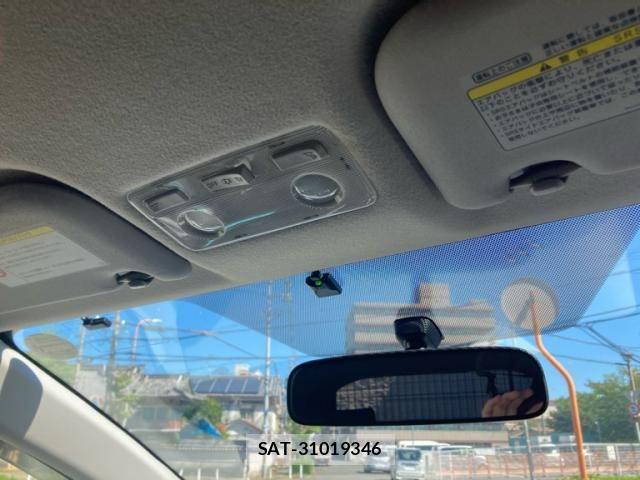 Toyota AQUA 2013-03 8334841-17