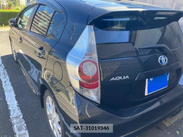 Toyota AQUA 2013-03 8334841-2
