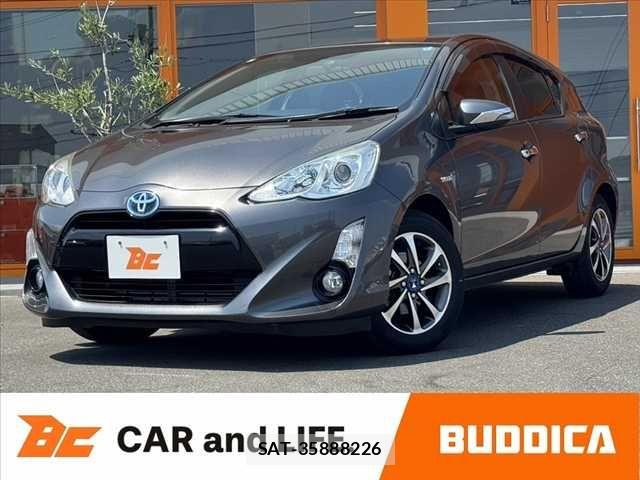 Toyota AQUA 2015-01 8334828-0