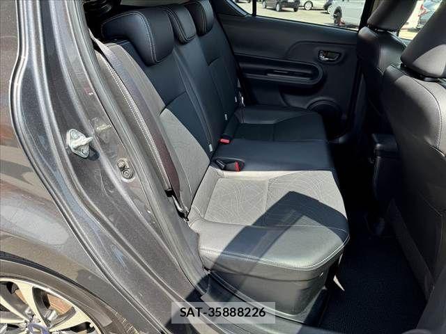 Toyota AQUA 2015-01 8334828-16