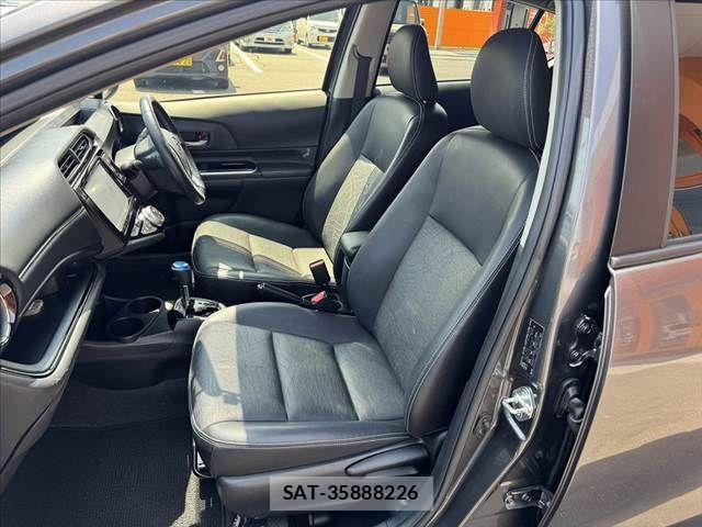 Toyota AQUA 2015-01 8334828-18