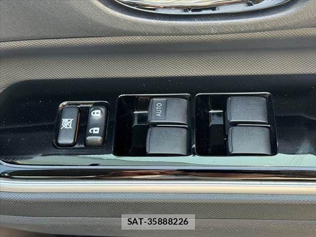 Toyota AQUA 2015-01 8334828-20