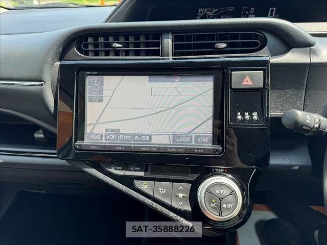 Toyota AQUA 2015-01 8334828-24
