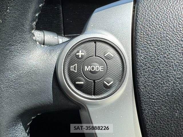 Toyota AQUA 2015-01 8334828-25