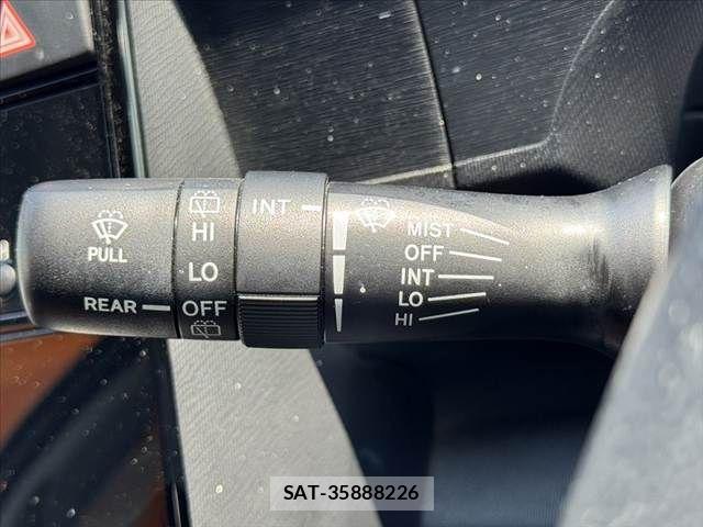 Toyota AQUA 2015-01 8334828-27