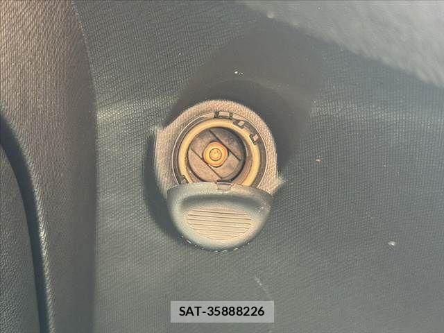 Toyota AQUA 2015-01 8334828-29