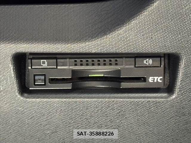 Toyota AQUA 2015-01 8334828-6