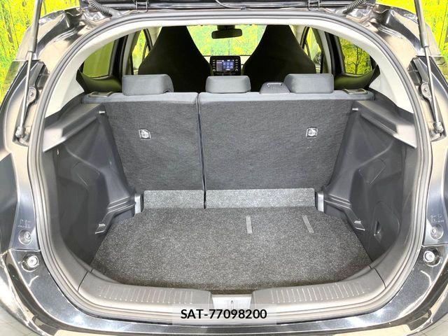 Toyota AQUA 2022-08 8334798-9