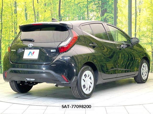 Toyota AQUA 2022-08 8334798-16