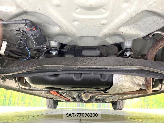 Toyota AQUA 2022-08 8334798-18