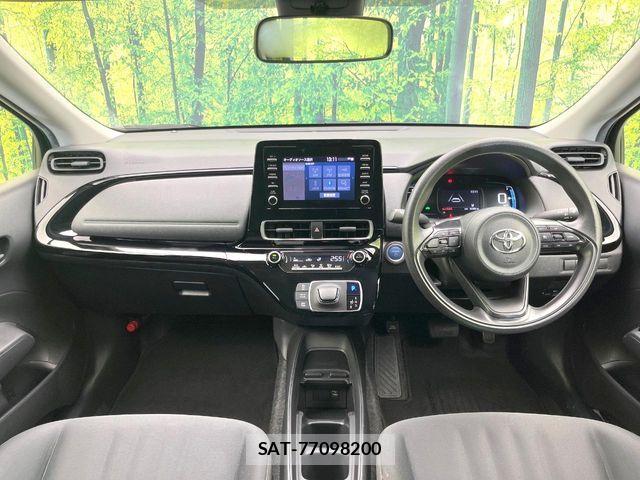 Toyota AQUA 2022-08 8334798-1