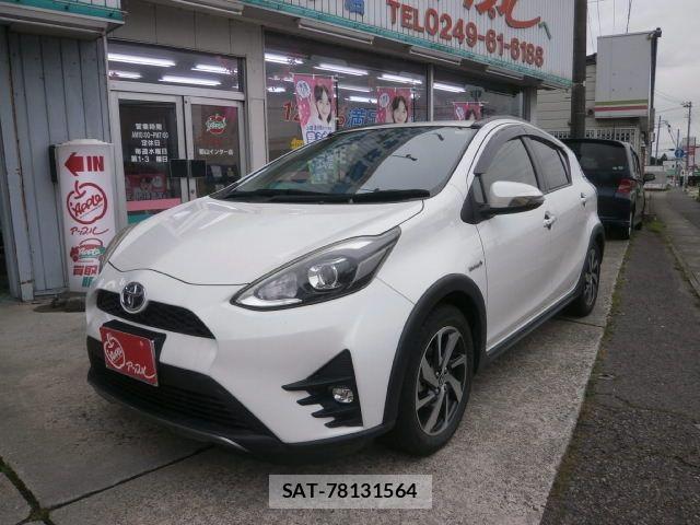 Toyota AQUA 2017-09 8334821-0